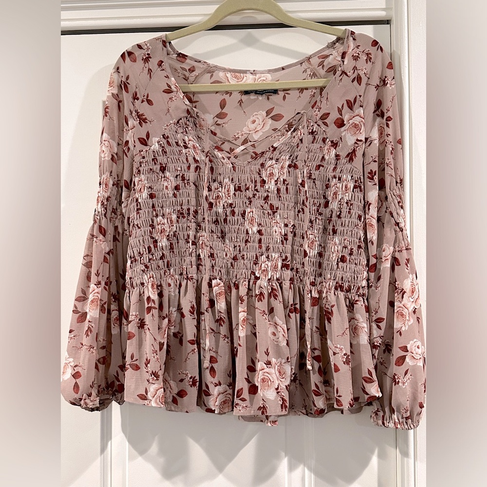 American Eagle Outfitters adorable floral long sleeve excel cond XS